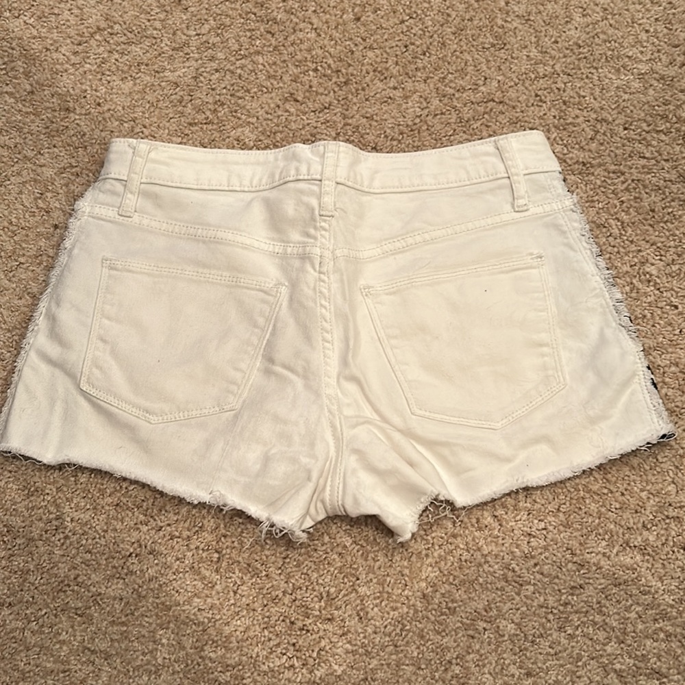 Shorts - Picture 2 of 4